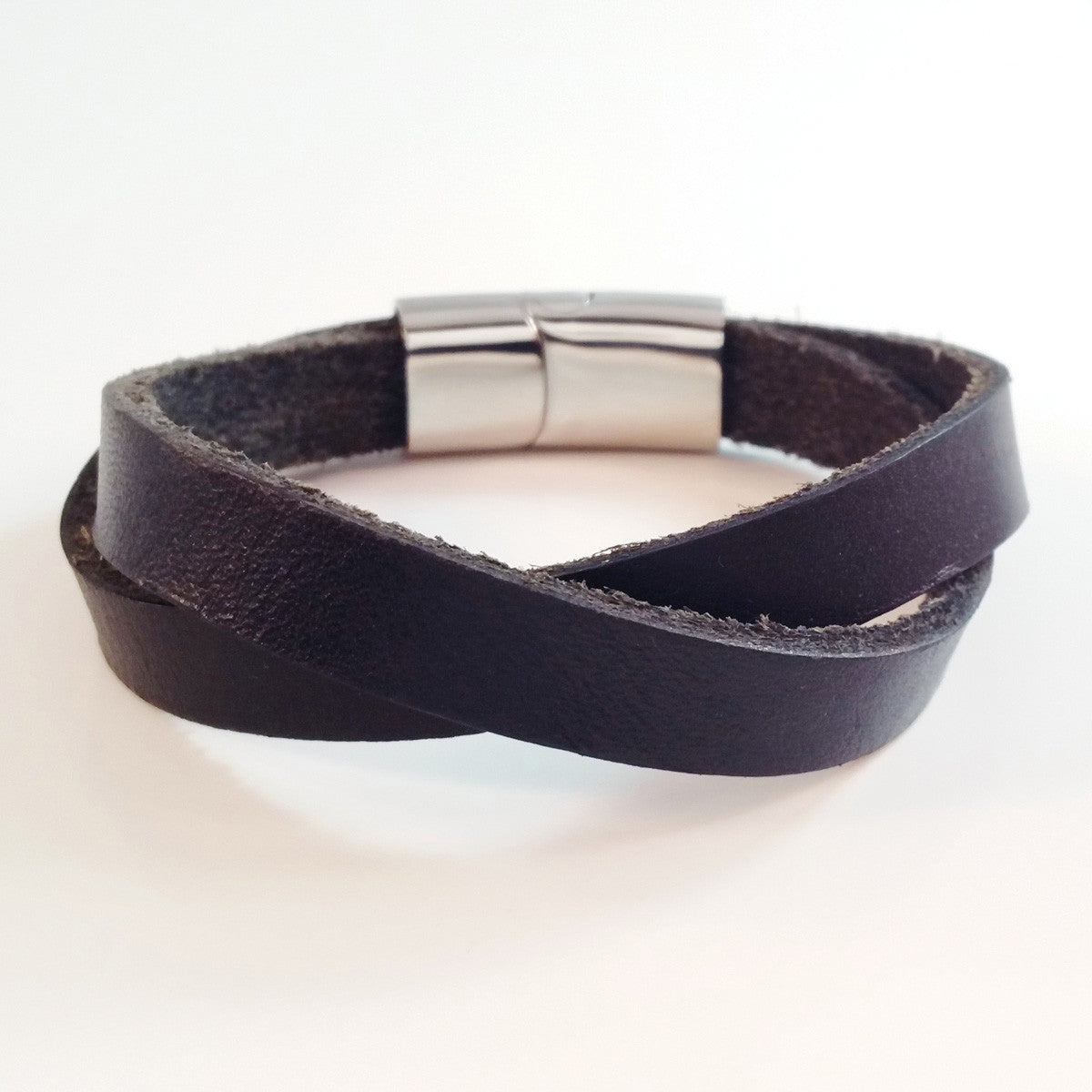 MEN'S LAYERED FULL GRAIN COW HIDE LEATHER BRACELET WITH STAINLESS STEEL CLASP.