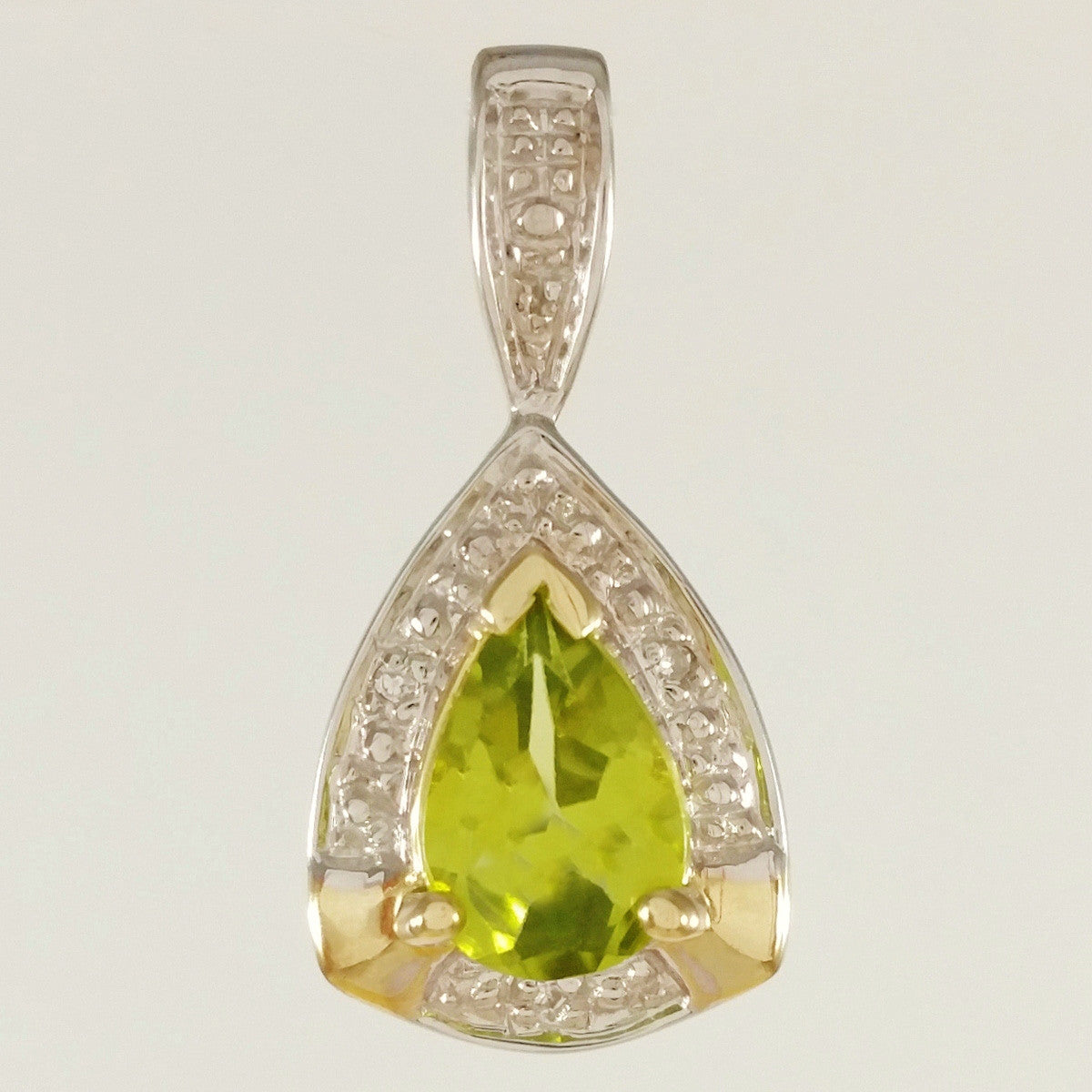 SOLID 9K YELLOW GOLD 0.70CT ART DECO STYLE NATURAL PERIDOT AND DIAMOND PENDANT.