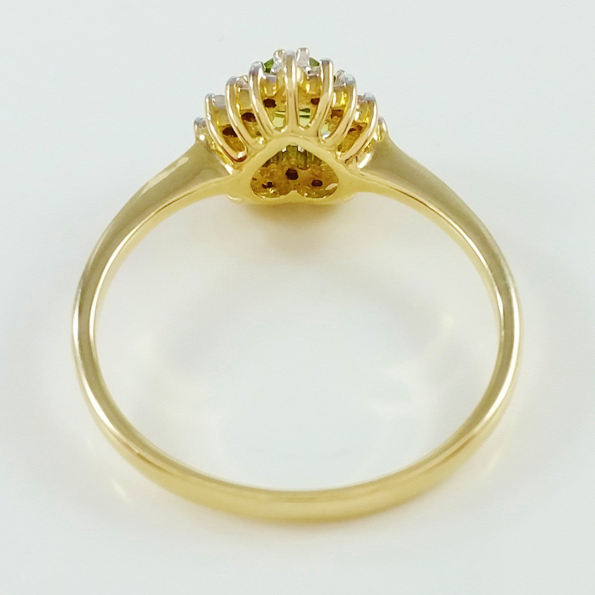 HANDMADE 9K SOLID YELLOW GOLD 0.55CT HEART CUT PERIDOT AND 16 DIAMOND RING.