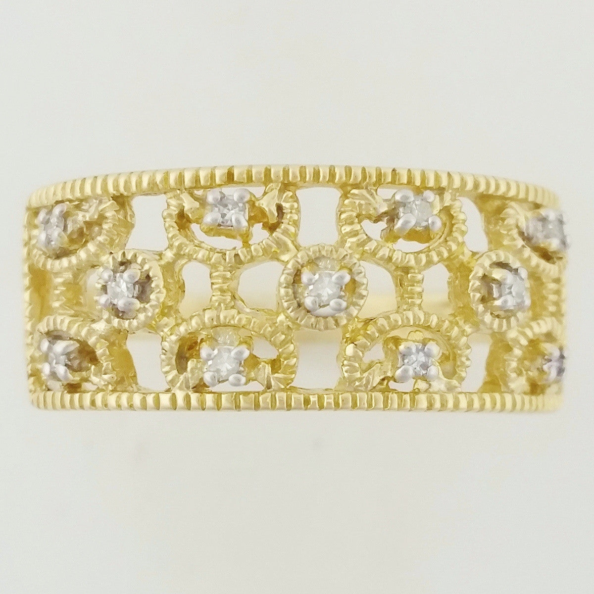 9K SOLID GOLD ART DECO INSPIRED ANTIQUE STYLE RING WITH 11 DIAMONDS.