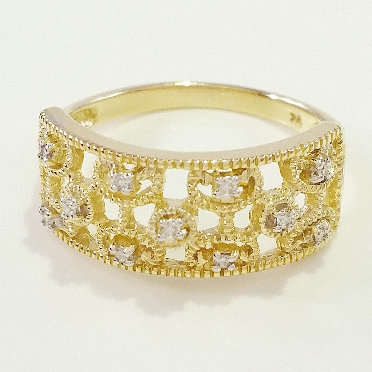 9K SOLID GOLD ART DECO INSPIRED ANTIQUE STYLE RING WITH 11 DIAMONDS.