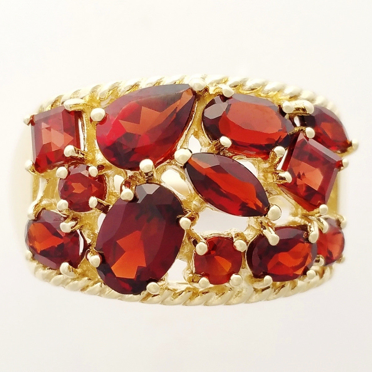 9K SOLID GOLD 2.70CT NATURAL GARNET MULTI STONE FILIGREE MOUNT RING.