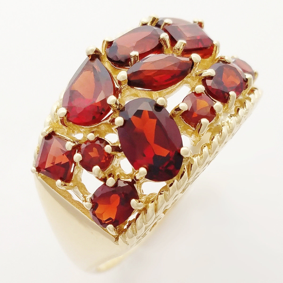 9K SOLID GOLD 2.70CT NATURAL GARNET MULTI STONE FILIGREE MOUNT RING.