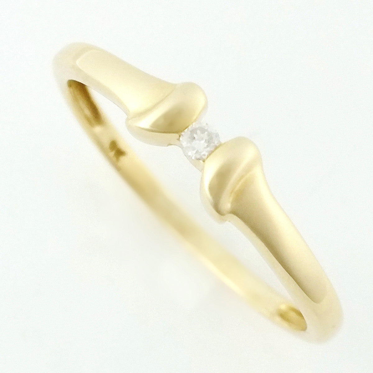 9K SOLID GOLD 0.02CT BRILLIANT CUT DIAMOND SOLITAIRE PROMISE RING.