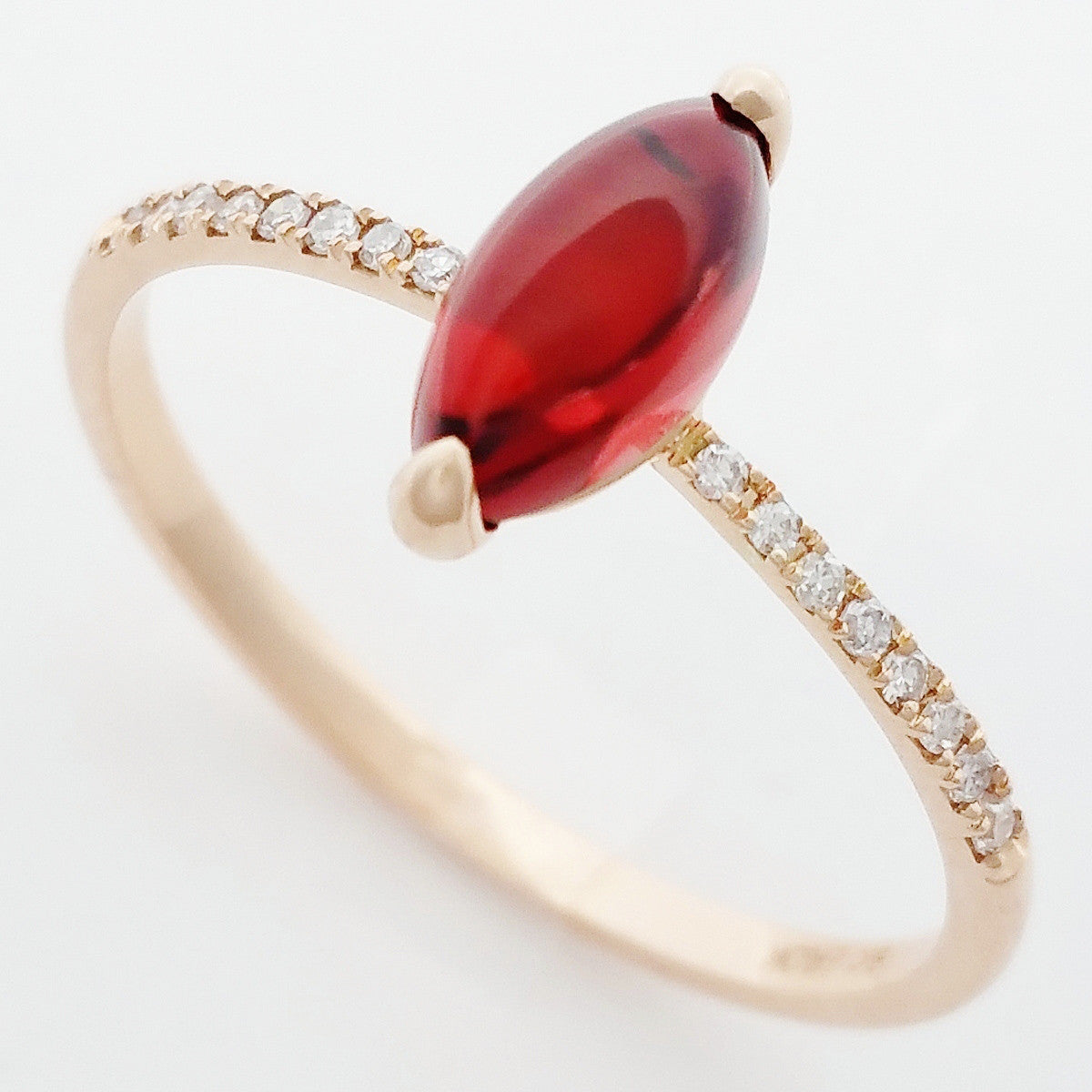 9K SOLID ROSE GOLD 1.02CT NATURAL MARQUISE GARNET RING WITH 16 DIAMONDS.