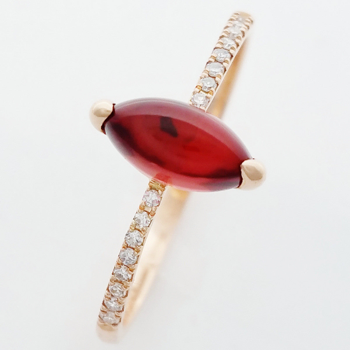 9K SOLID ROSE GOLD 1.02CT NATURAL MARQUISE GARNET RING WITH 16 DIAMONDS.
