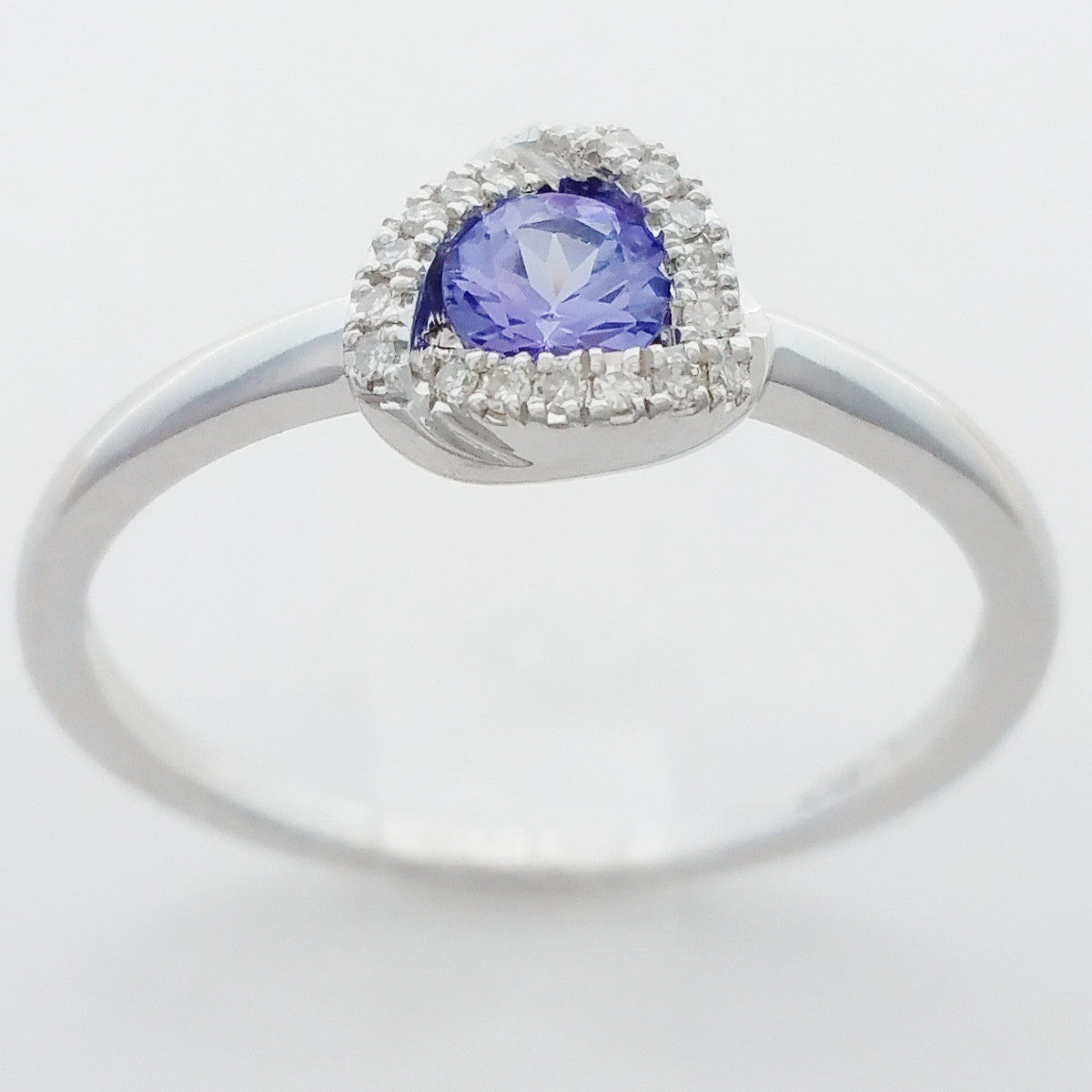 9K SOLID WHITE GOLD 0.30CT NATURAL TANZANITE HALO RING WITH 18 DIAMONDS.