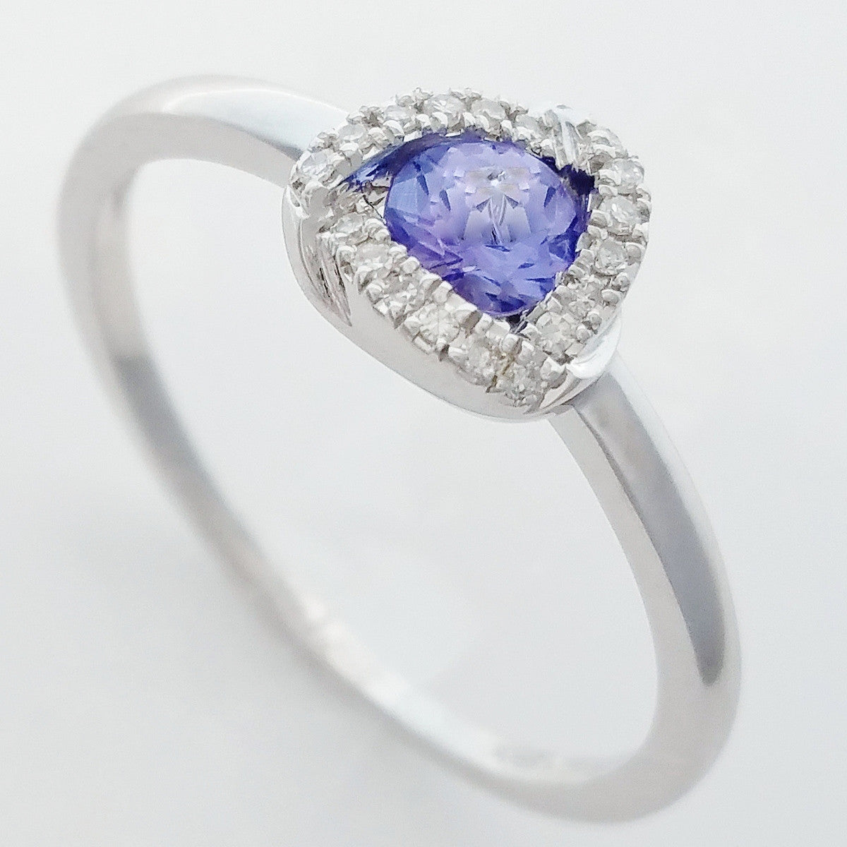 9K SOLID WHITE GOLD 0.30CT NATURAL TANZANITE HALO RING WITH 18 DIAMONDS.