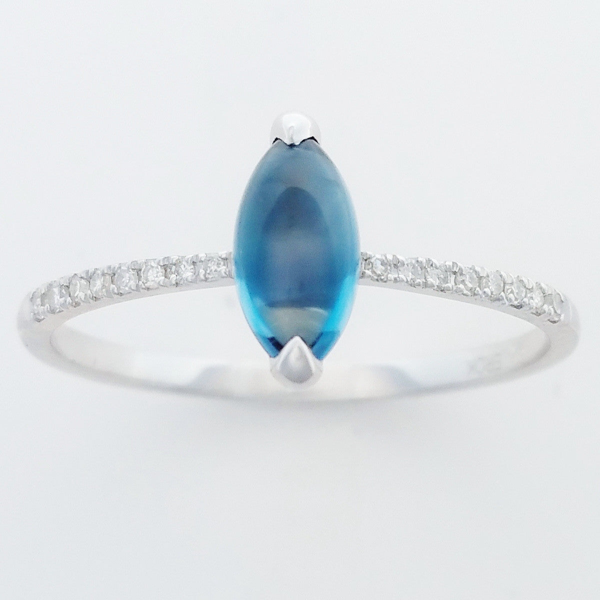 9K SOLID WHITE GOLD 1.00CT NATURAL LONDON BLUE TOPAZ RING WITH 16 DIAMONDS.