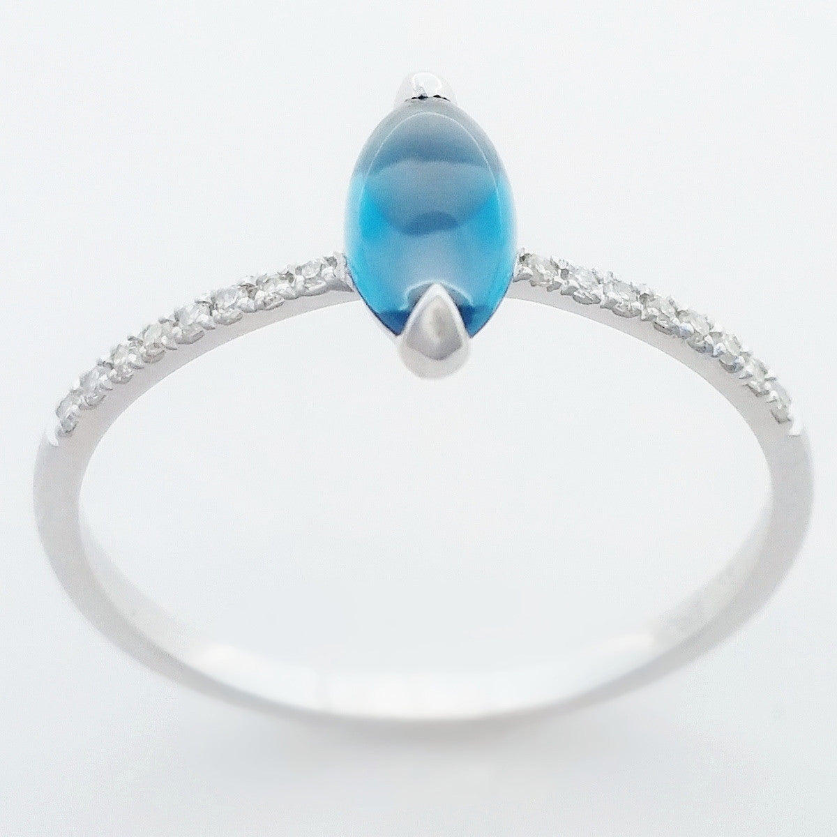 9K SOLID WHITE GOLD 1.00CT NATURAL LONDON BLUE TOPAZ RING WITH 16 DIAMONDS.
