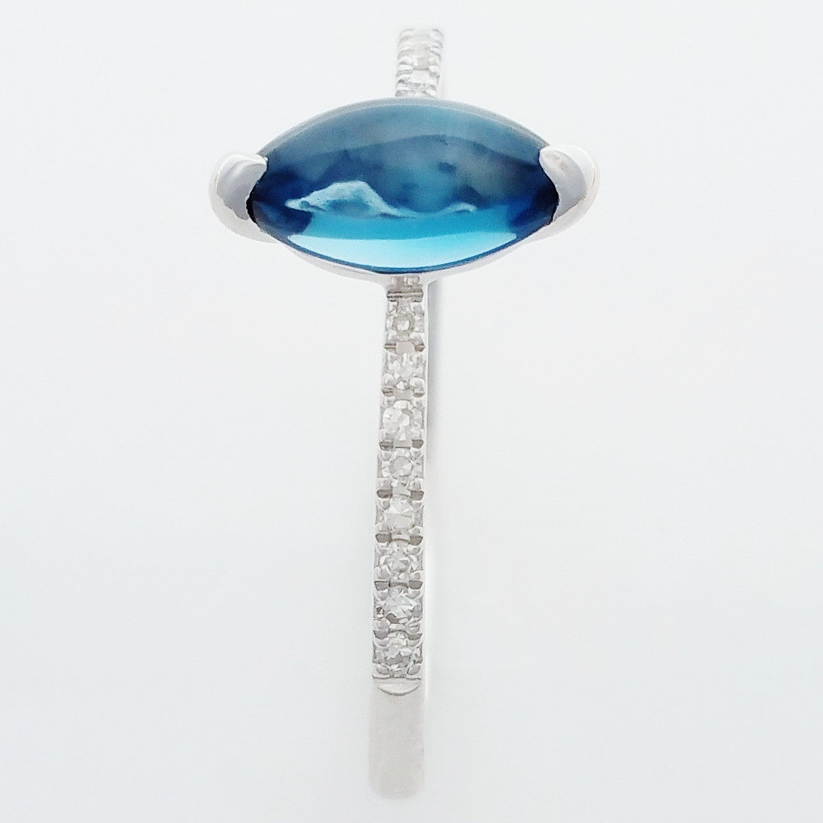 9K SOLID WHITE GOLD 1.00CT NATURAL LONDON BLUE TOPAZ RING WITH 16 DIAMONDS.