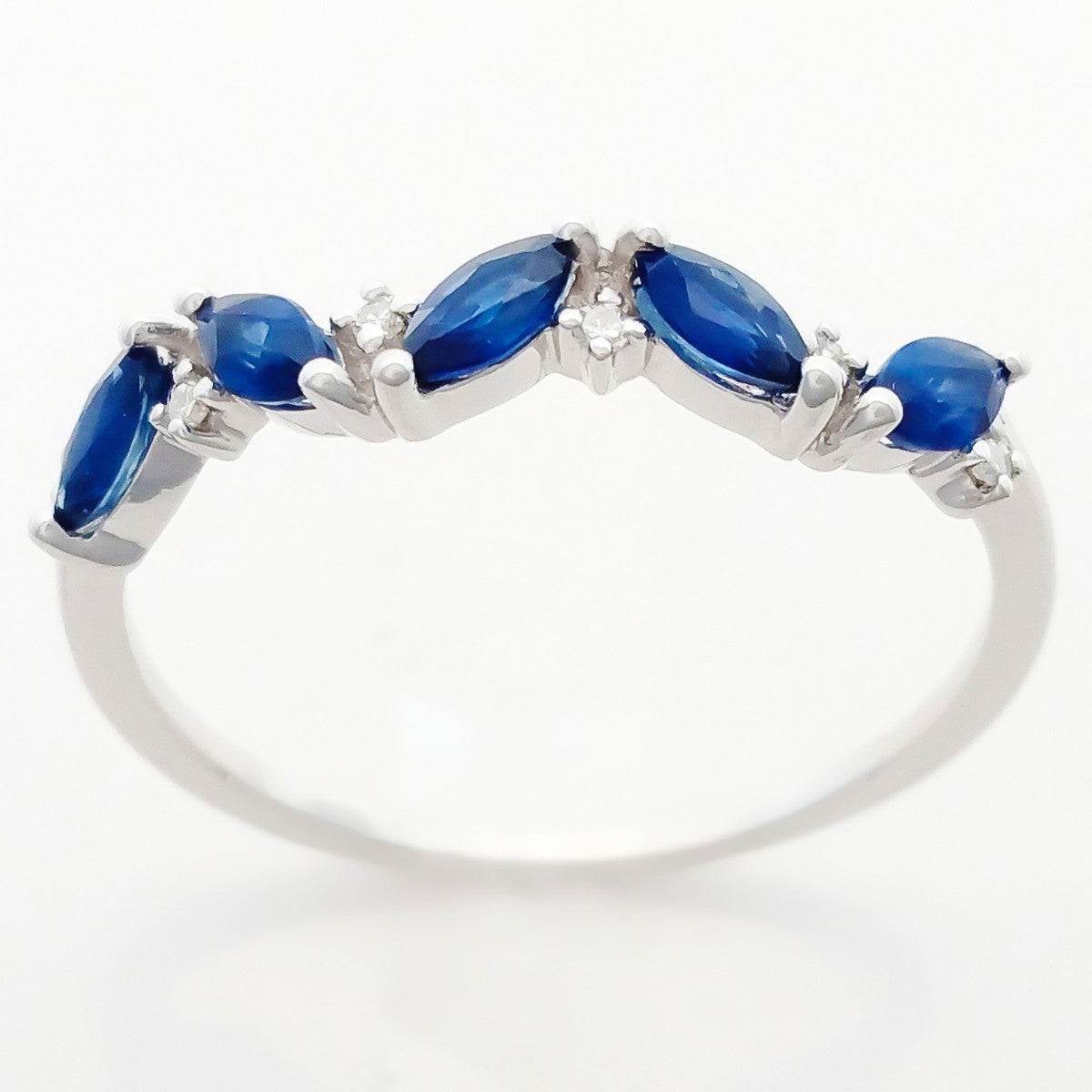 9K SOLID WHITE GOLD 0.60CT NATURAL MARQUISE BLUE SAPPHIRE RING WITH 6 DIAMONDS.