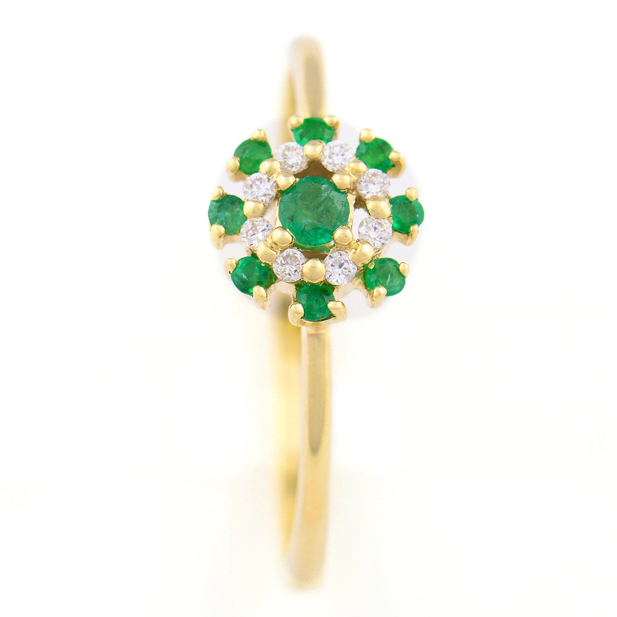 9K SOLID GOLD 0.15CT EMERALD CLUSTER RING WITH 8 DIAMONDS.