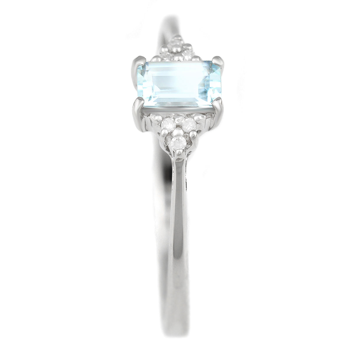 9K SOLID WHITE GOLD 0.30CT NATURAL EMERALD CUT AQUAMARINE + 6 DIAMOND RING.