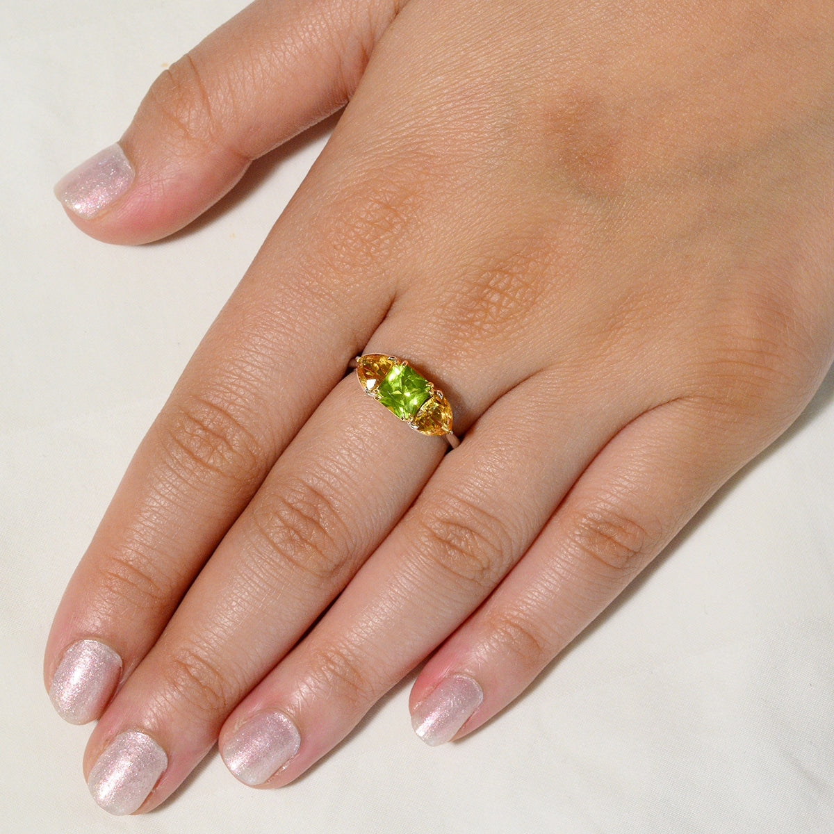 18K SOLID GOLD 1.80CT NATURAL ASSCHER PERIDOT AND TRILLIANT CITRINE RING.