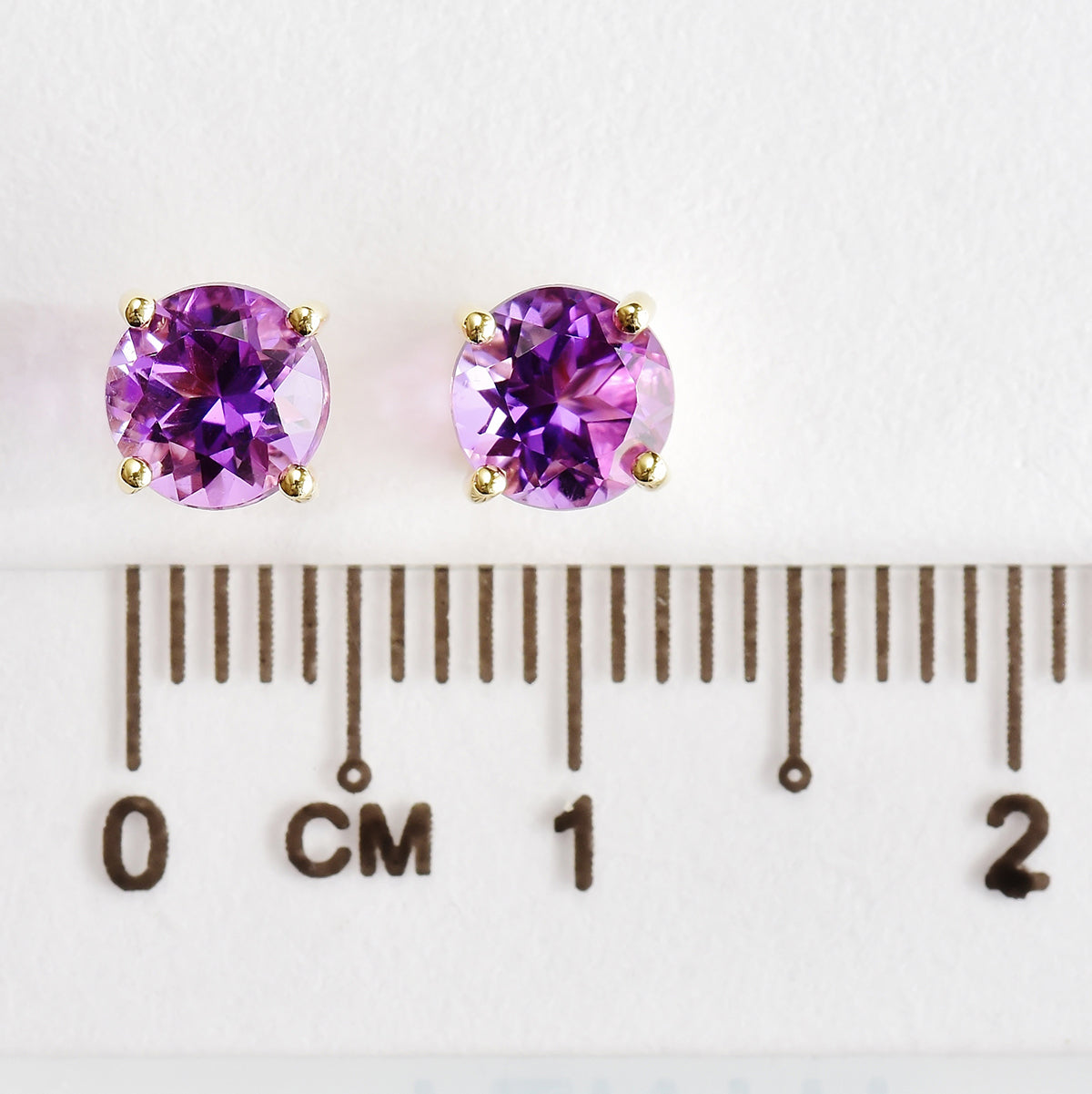 9K SOLID GOLD 1.20CT NATURAL PURPLE AMETHYST STUD EARRINGS.
