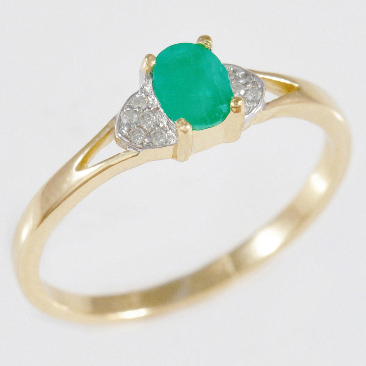 9K SOLID GOLD HANDMADE VINTAGE INSPIRED 0.50CT NATURAL EMERALD RING WITH 10 DIAMONDS.