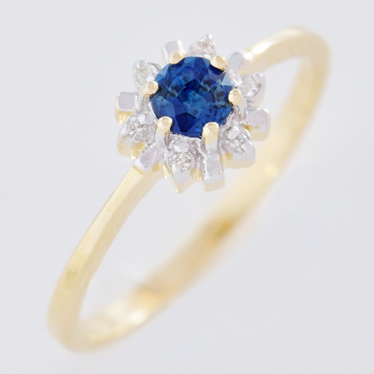 HANDMADE 9K SOLID GOLD 0.35CT NATURAL SAPPHIRE STARBURST RING WITH 6 DIAMONDS.