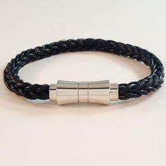 MEN'S BLACK BRAIDED COW HIDE LEATHER BRACELET WITH STAINLESS STEEL CLASP.