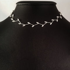 925 STERLING SILVER CHOKER WITH INTRICATE KINK DESIGN.