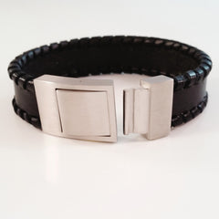 MEN'S BLACK OUTER BRAIDED COW HIDE LEATHER BRACELET WITH BRUSHED STAINLESS STEEL CLASP