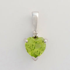 9K SOLID WHITE GOLD 0.50CT NATURAL PERIDOT AND DIAMOND PENDANT.