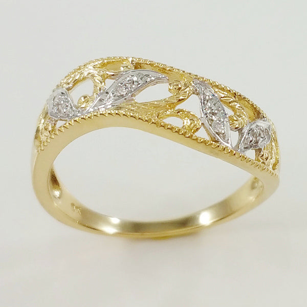 9K SOLID GOLD FILIGREE VINTAGE STYLE RING WITH 8 DIAMONDS.