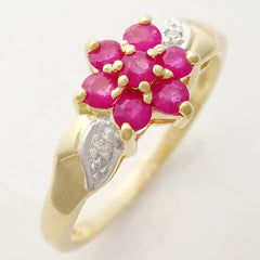 9K SOLID GOLD 0.65CT NATURAL RUBY CLUSTER RING WITH 2 DIAMONDS.