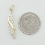 9K SOLID GOLD ELEGANT DESIGN PENDANT WITH 16 DIAMONDS.