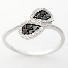 9K SOLID WHITE GOLD NATURAL 8 BLACK DIAMOND & 38 WHITE DIAMOND RING.