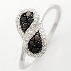 9K SOLID WHITE GOLD NATURAL 8 BLACK DIAMOND & 38 WHITE DIAMOND RING.