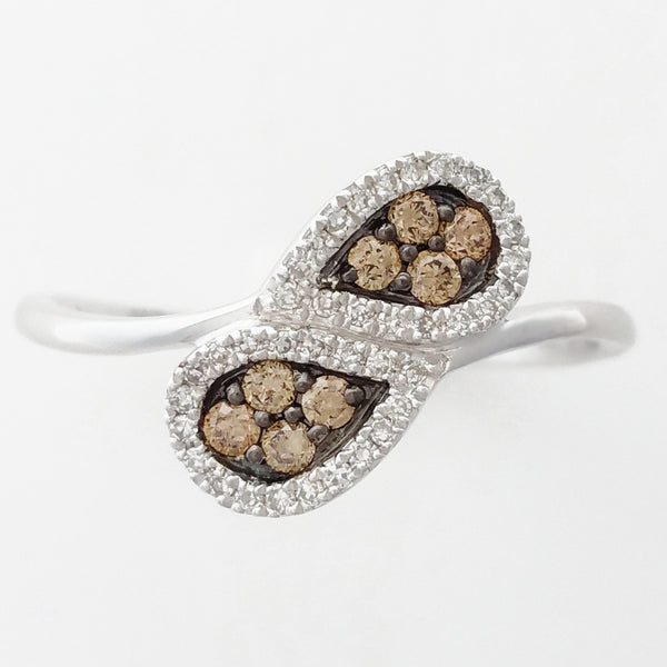 9K SOLID WHITE GOLD 8 NATURAL CHAMPAGNE DIAMOND & 38 WHITE DIAMOND RING.