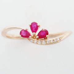 9K SOLID ROSE GOLD 0.20CT NATURAL RUBY CLUSTER RING WITH 8 DIAMONDS.