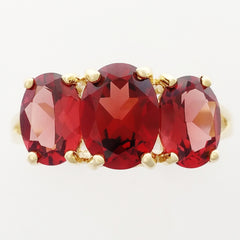 9K SOLID YELLOW GOLD 3.20CT NATURAL ALMANDINE GARNET 3 STONE RING.