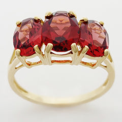 9K SOLID YELLOW GOLD 3.20CT NATURAL ALMANDINE GARNET 3 STONE RING.