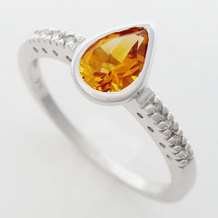 9K SOLID WHITE GOLD 0.70CT NATURAL PEAR CUT CITRINE RING WITH 8 DIAMONDS.