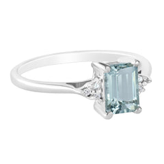 9K SOLID WHITE GOLD 0.90CT NATURAL EMERALD CUT AQUAMARINE + 6 DIAMOND RING.