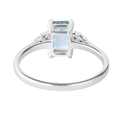 9K SOLID WHITE GOLD 0.90CT NATURAL EMERALD CUT AQUAMARINE + 6 DIAMOND RING.