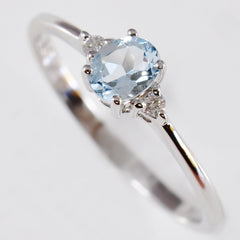 9K SOLID WHITE GOLD 0.30CT NATURAL OVAL AQUAMARINE RING WITH 2 DIAMONDS.