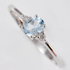 9K SOLID WHITE GOLD 0.30CT NATURAL OVAL AQUAMARINE RING WITH 2 DIAMONDS.