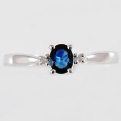 9K SOLID WHITE GOLD 0.40CT NATURAL OVAL BLUE SAPPHIRE RING WITH 2 DIAMONDS.