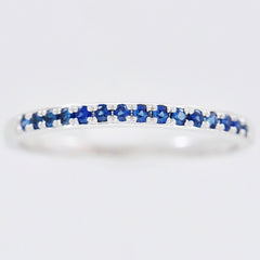 9K SOLID WHITE GOLD 0.20CT NATURAL BLUE SAPPHIRE HALF ETERNITY BAND RING.