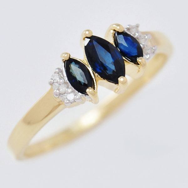 9K SOLID GOLD HANDMADE VINTAGE INSPIRED 0.70CT NATURAL SAPPHIRE RING WITH 6 DIAMONDS.