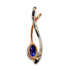9K SOLID WHITE & ROSE GOLD 0.60CT NATURAL SAPPHIRE PENDANT WITH TWENTY ONE DIAMONDS.