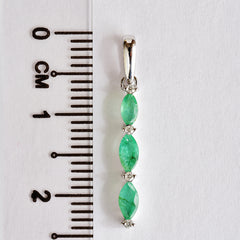 9K SOLID WHITE GOLD 0.45CT NATURAL EMERALD PENDANT WITH FOUR DIAMONDS.