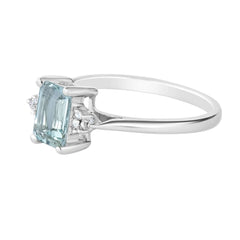 9K SOLID WHITE GOLD 0.90CT NATURAL EMERALD CUT AQUAMARINE + 6 DIAMOND RING.
